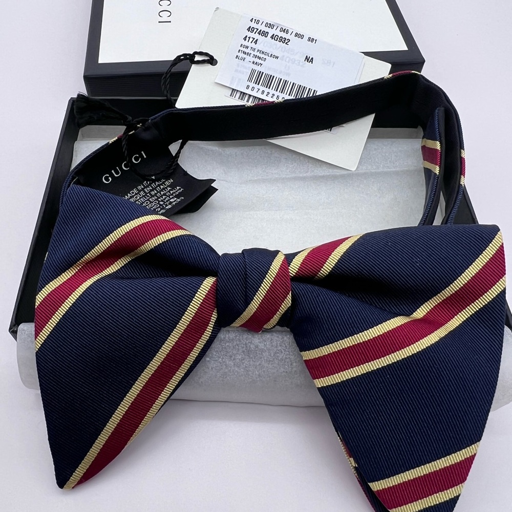 NWT 100% Authentic Gucci Men’s Blue Red Stripes Bow Tie